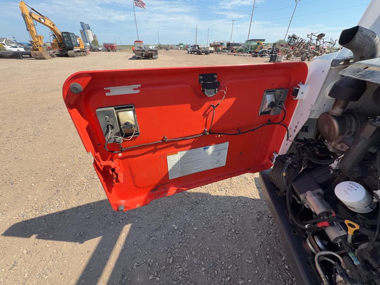 2017-bobcat-t650-image-22