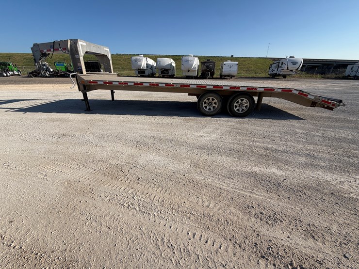 2022-eby-aluminum-gooseneck-trailer-image-8