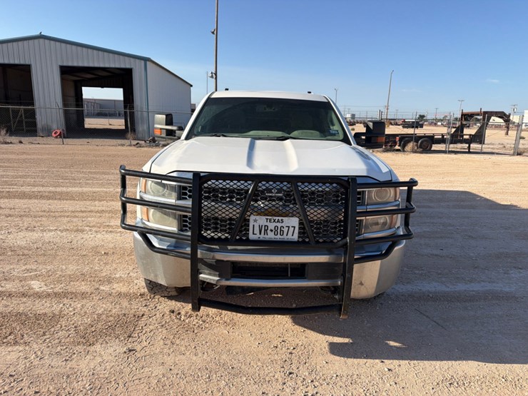 2019-chevrolet-silverado-3500hd-image-2