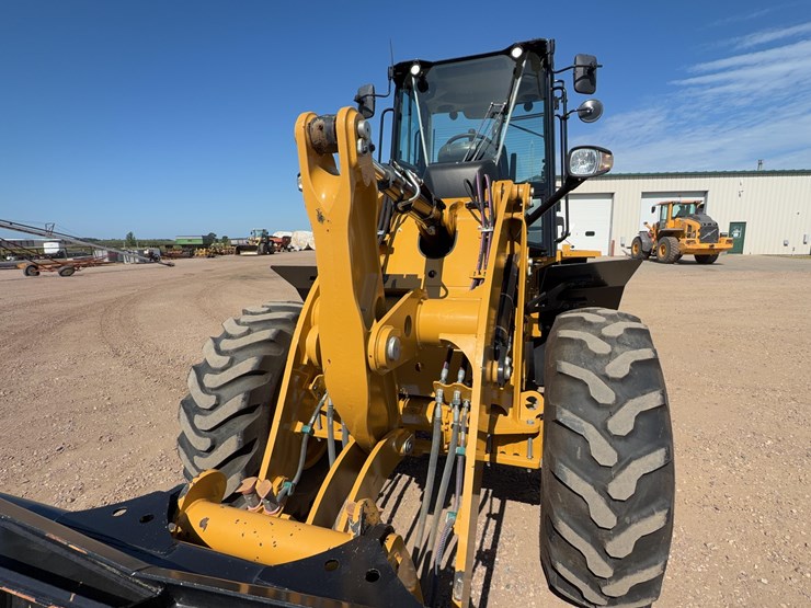 caterpillar-910-image-15