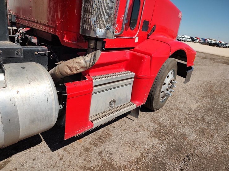1996-peterbilt-377-image-26
