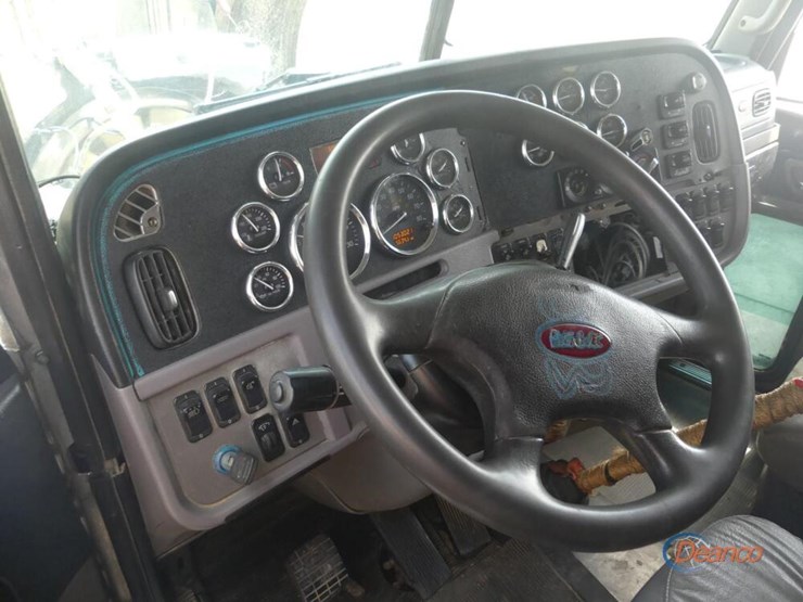 2012-peterbilt-389-image-14