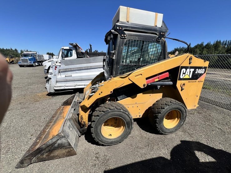 2015-caterpillar-246d-image-2