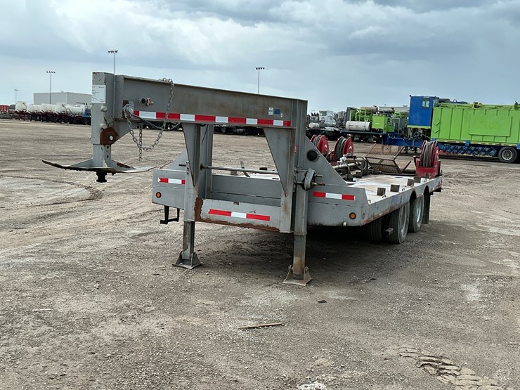 2012-utility-flatbed-image-1