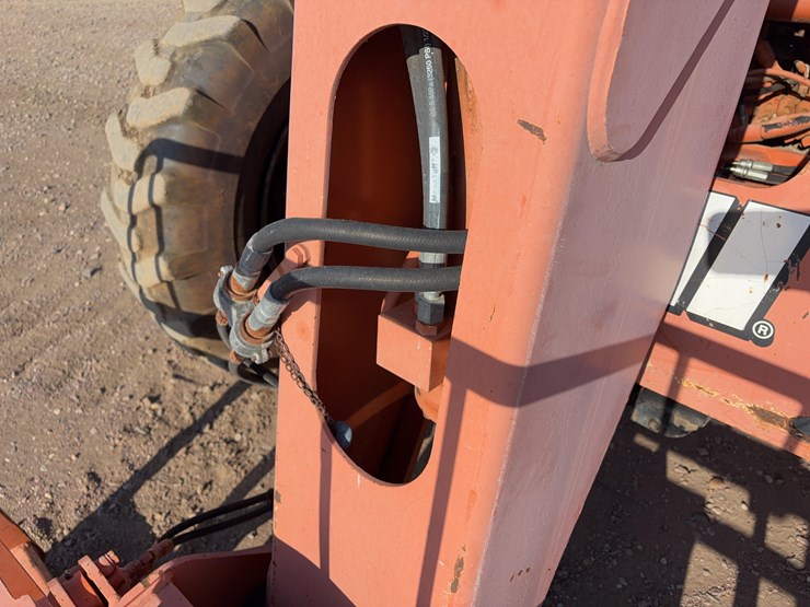 lull-international-644b-42-telehandler-image-9