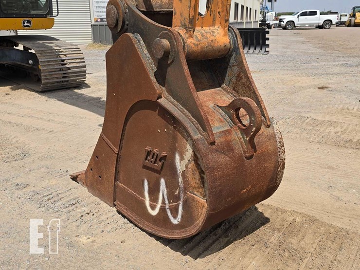2018-deere-245g-lc-image-12