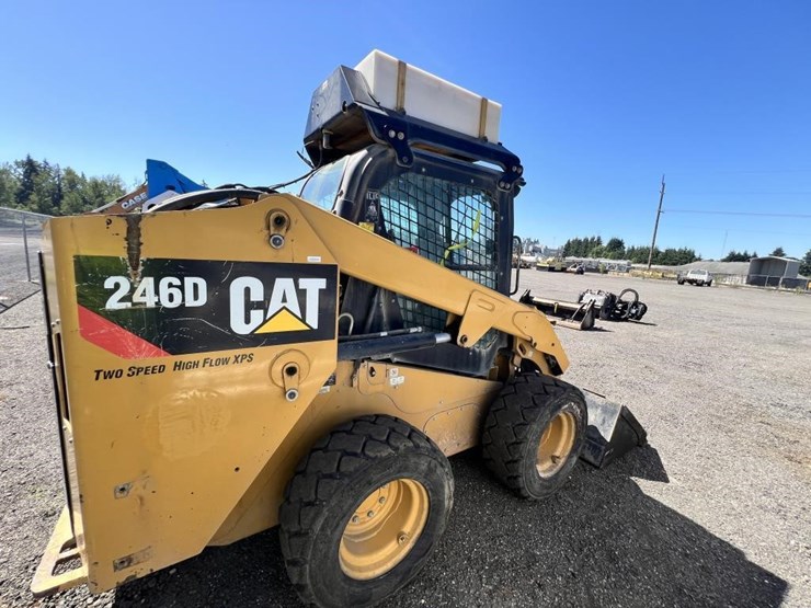 2015-caterpillar-246d-image-6