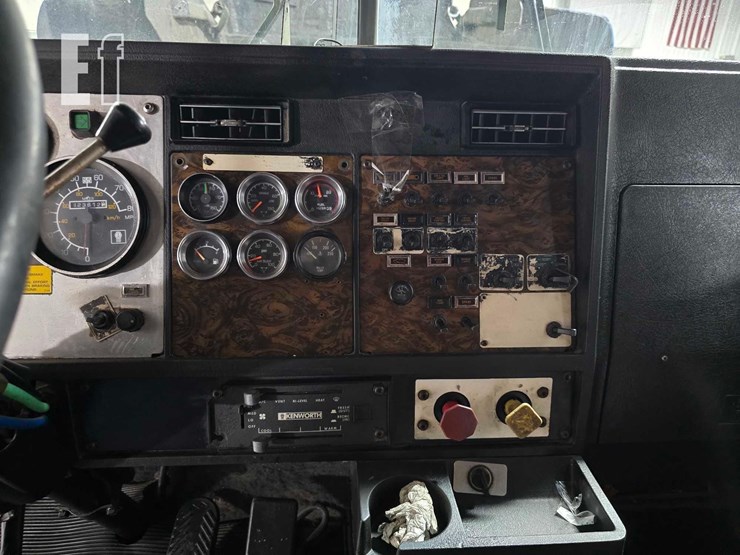 1995-kenworth-w900-image-14