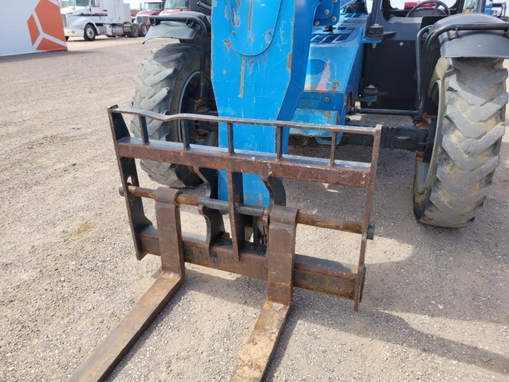 2017-genie-gth844-image-10