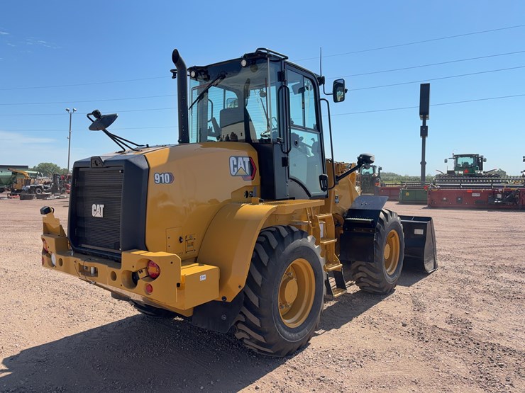 caterpillar-910-image-5