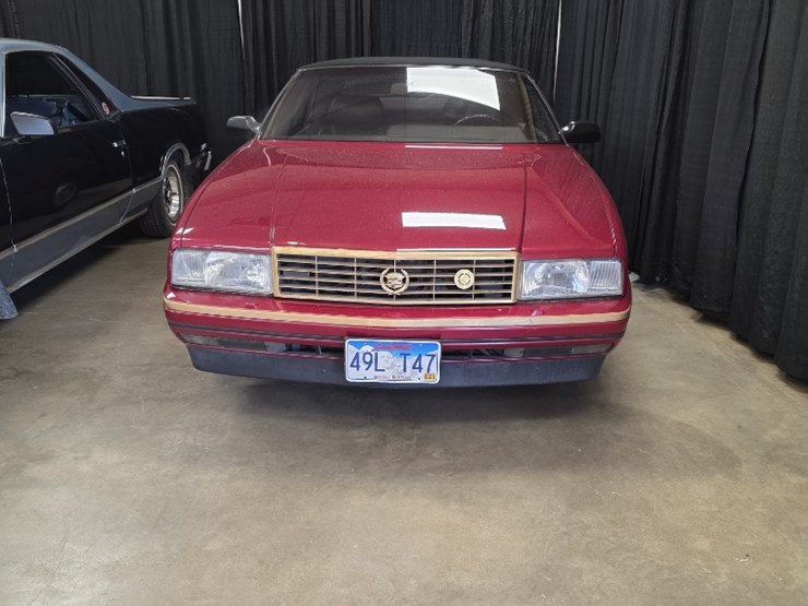 2002-cadillac-allanti-convertible-image-2