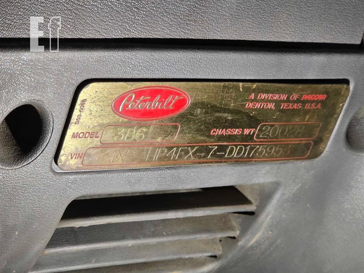 2013-peterbilt-386-image-39