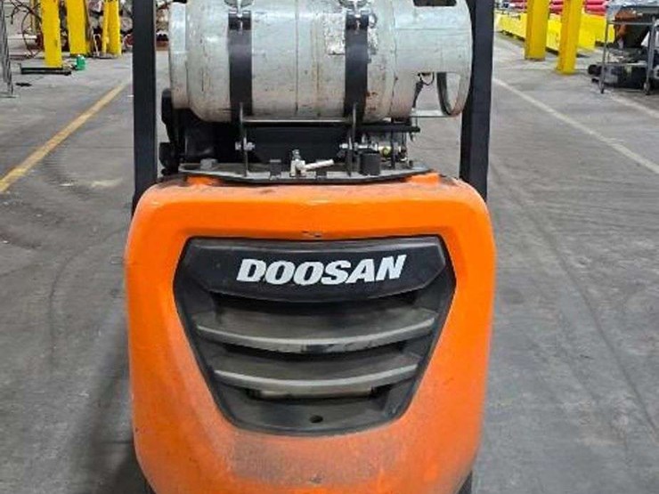 doosan-forklift-image-4