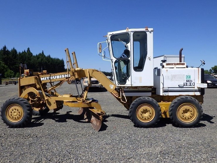 mitsubishi-mg130-motor-grader-image-8