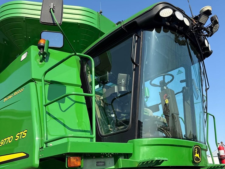 2011-john-deere-9770-sts-image-108