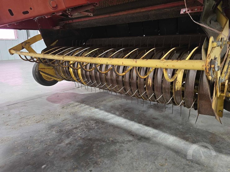 new-holland-678-image-9