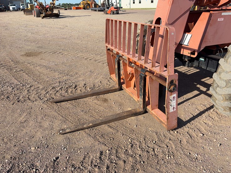 lull-international-644b-42-telehandler-image-8
