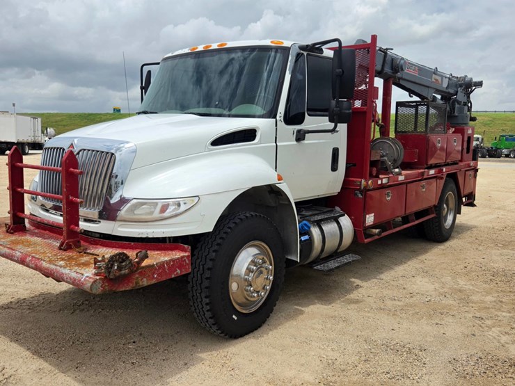 2019-international-durastar-4300-image-1