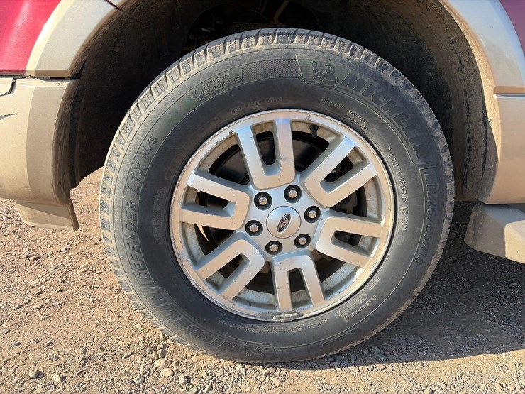 2013-ford-expedition-image-27