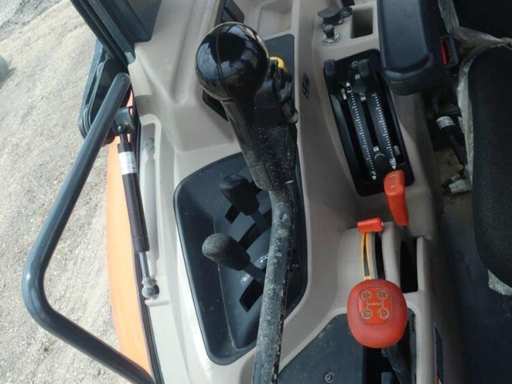 kubota-m7060d-image-13
