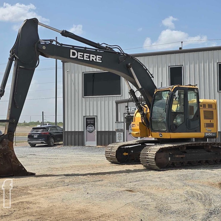 2018 DEERE 245G LC