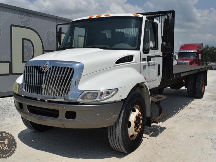 2005-international-durastar-4300-image-1