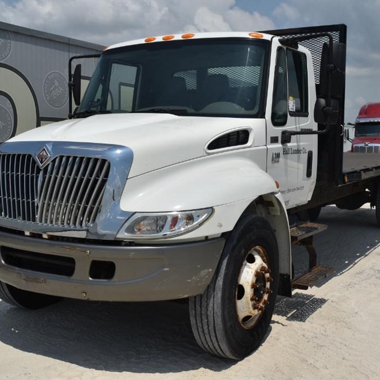 2005 INTERNATIONAL DURASTAR 4300