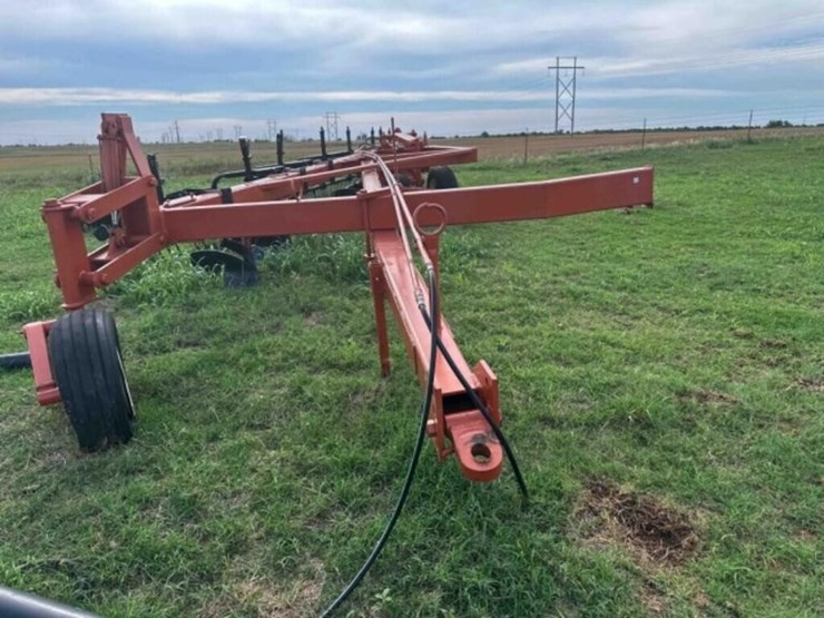 blanchat-9-bottom-plow-image-13
