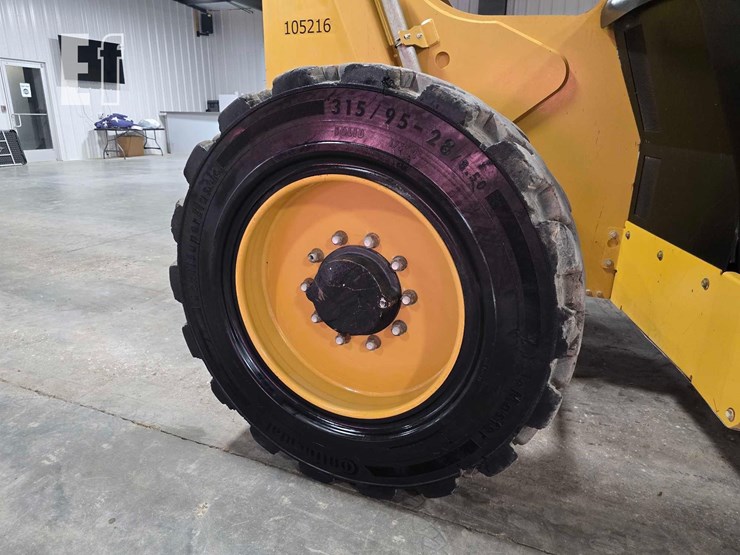 2016-caterpillar-tl642d-image-24
