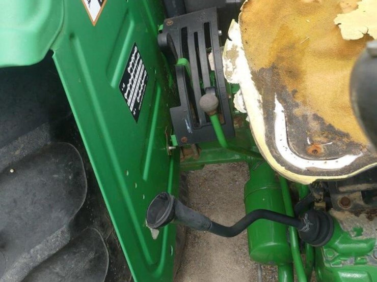 2012-john-deere-5045d-image-12
