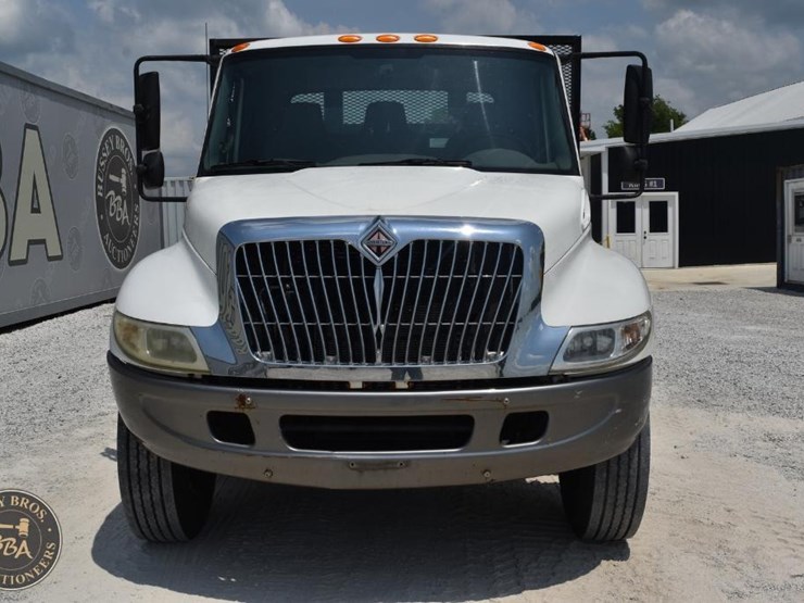 2005-international-durastar-4300-image-10
