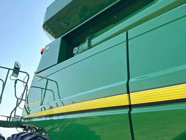 2011-john-deere-9770-sts-image-82