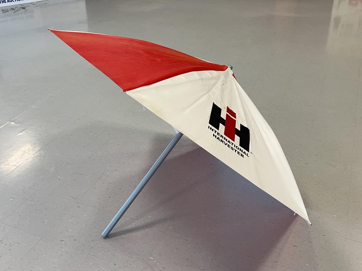 international-harvester-tractor-umbrella-image-2
