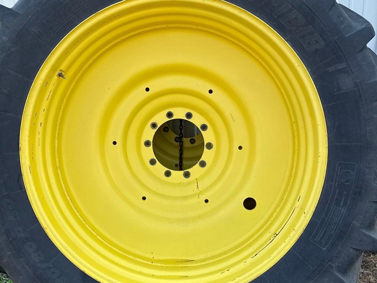 2013-john-deere-8235r-image-87