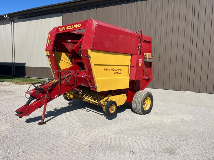 new-holland-853-image-1