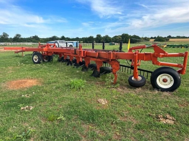 blanchat-9-bottom-plow-image-7