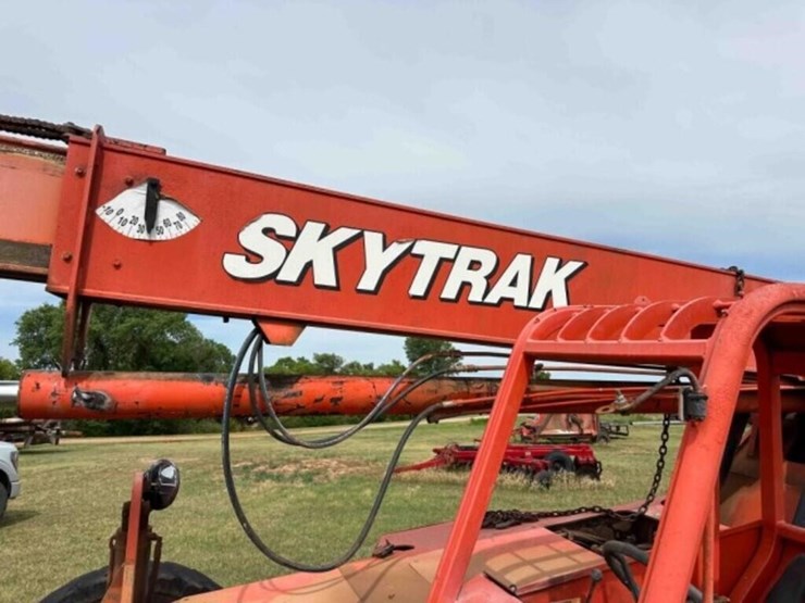 sky-trak-8042-image-4