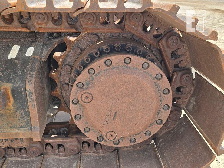 2017-caterpillar-323fl-image-37
