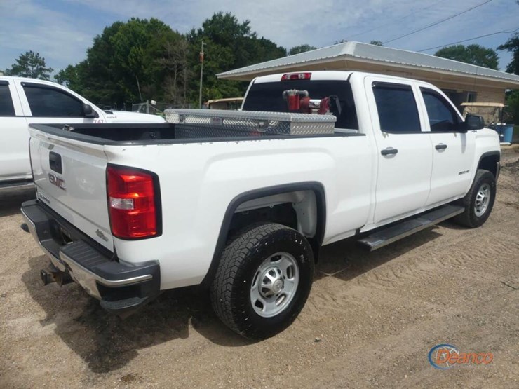 2016-gmc-sierra-2500hd-image-2