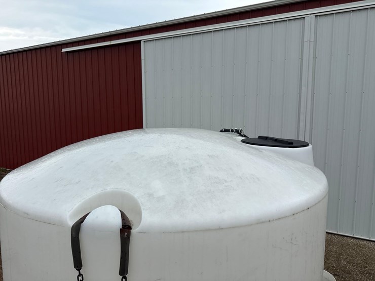 9ft-x-20-1/2ft-wooden-flatbed-w/-poly-tanks-&-pump-image-52