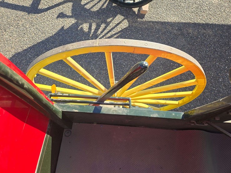 red-and-yellow-horse-drawn-carriage-image-19