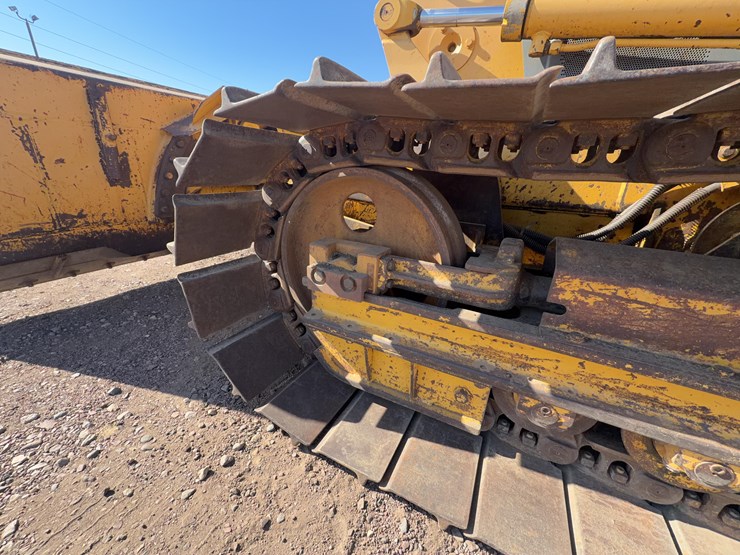 2002-komatsu-d38p-dozer-image-12
