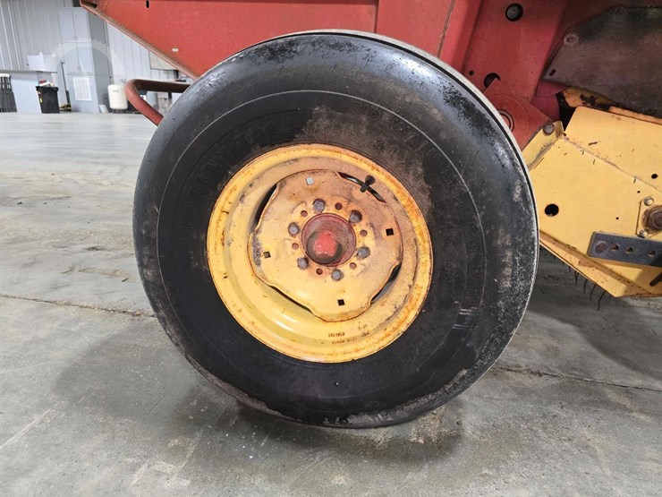 new-holland-678-image-17