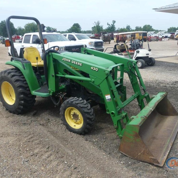 JOHN DEERE 4400