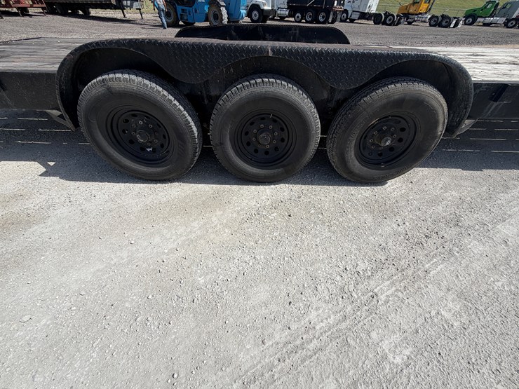 2005-c&m-lowboy-flatbed-trailer-image-10