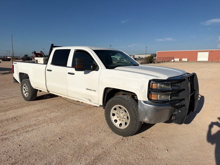 2019-chevrolet-silverado-3500hd-image-3