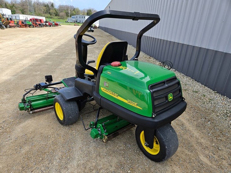 john-deere-2500e-image-3