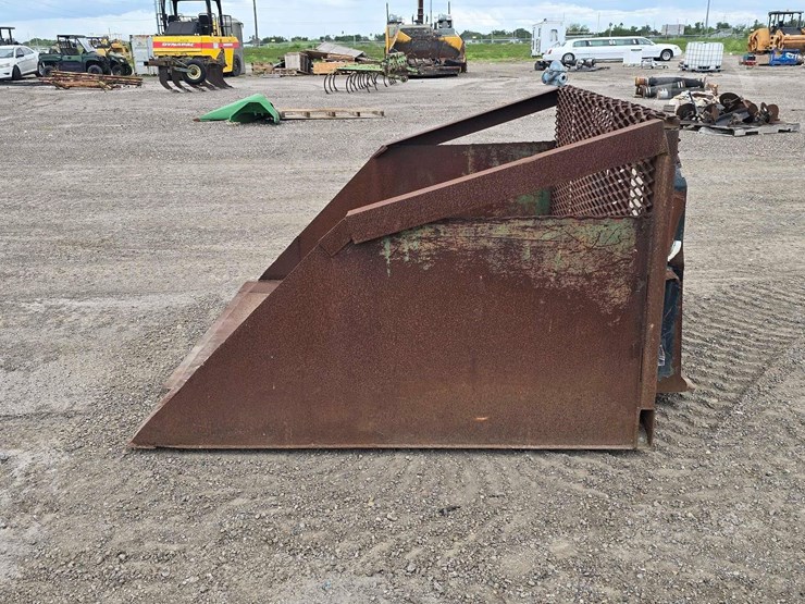2015-deere-318e-image-5