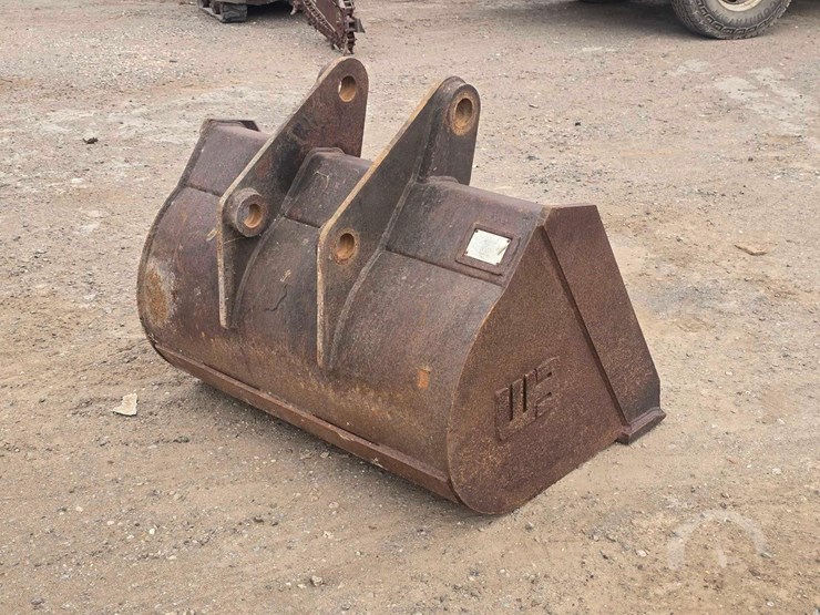 caterpillar-420-image-3