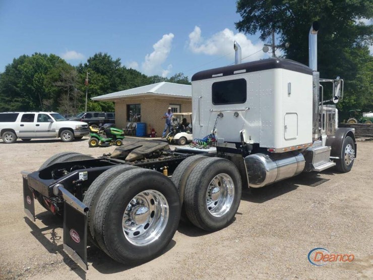 2012-peterbilt-389-image-2